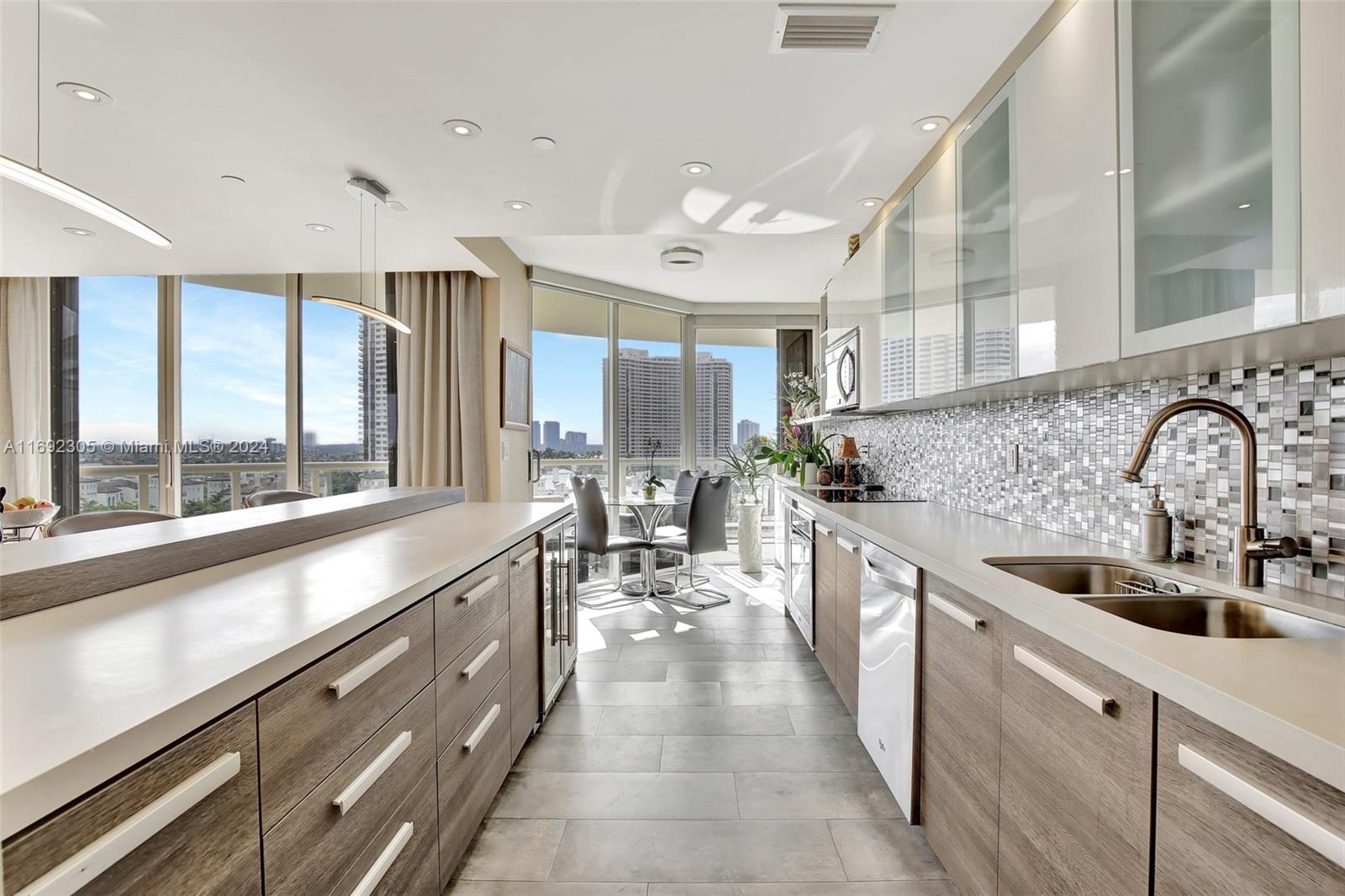 4000 ISL BLVD WILLIAMS IS - Residential