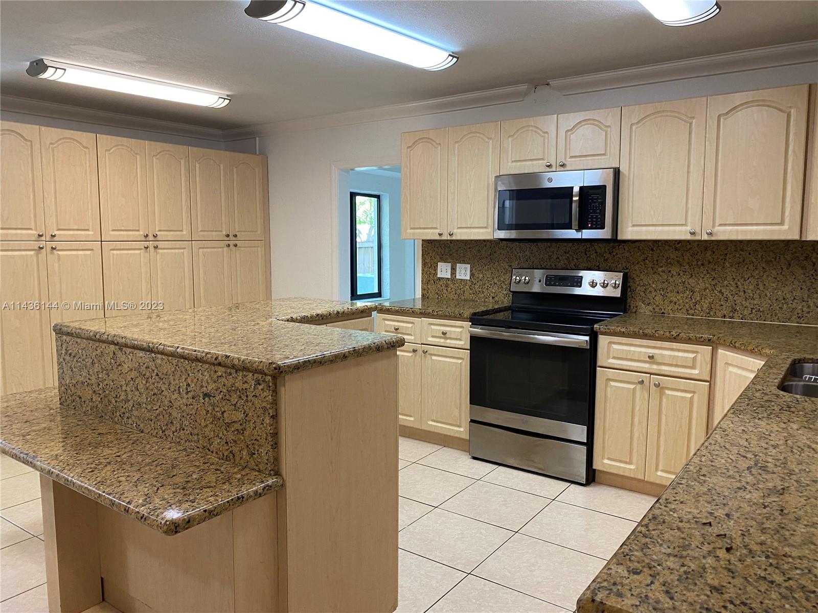 Miami Beach, Florida 33140, United States, 5 Bedrooms Bedrooms, ,5 BathroomsBathrooms,Residential,Active,71197