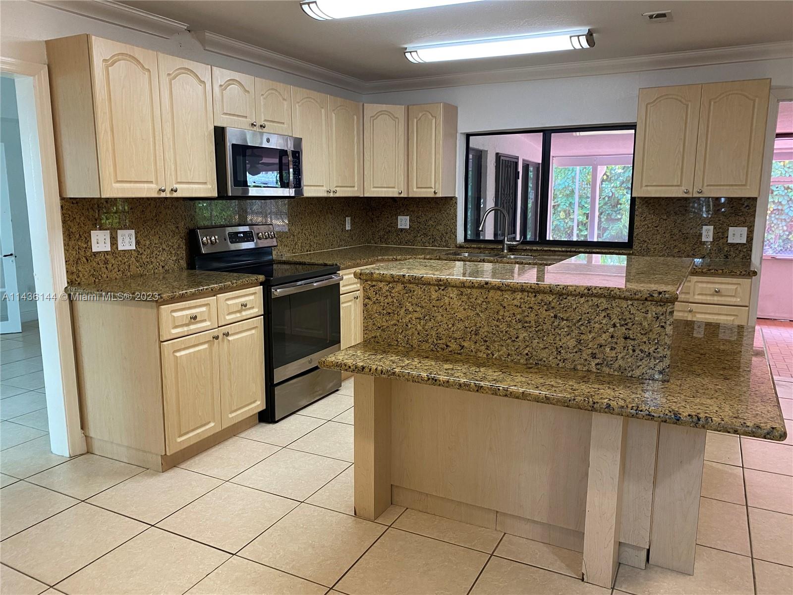 Miami Beach, Florida 33140, United States, 5 Bedrooms Bedrooms, ,5 BathroomsBathrooms,Residential,Active,71197