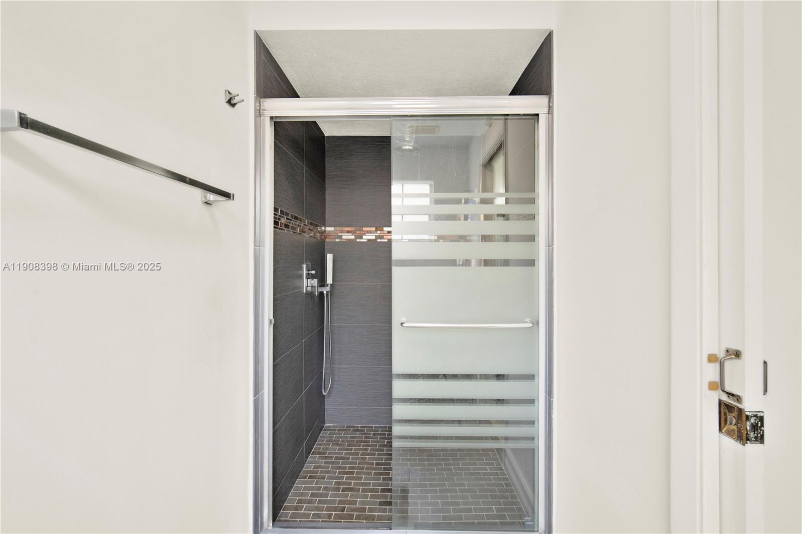 JASMINE AT THE HAMMOCKS 1 - Residential Lease