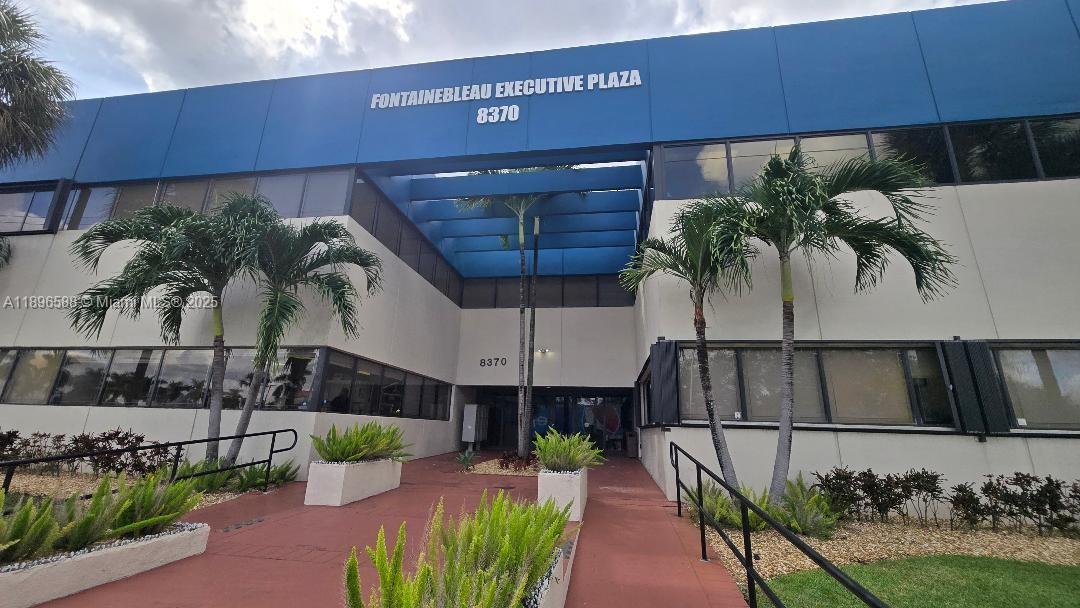 LOCATION LOCATION, GREAT OPPORTUNITY, PROFESSIONAL OFFICE SPACE ON FLAGLER STREET AND 83 AVE. THIS OFFICE FEATURES 1068 SQ FT DIVIDED INTO 2 BIG OFFICES, LOBBY, RECEPTION AREA, KITCHENETTE. EASY TO SHOW, CALL LISTING AGENT.