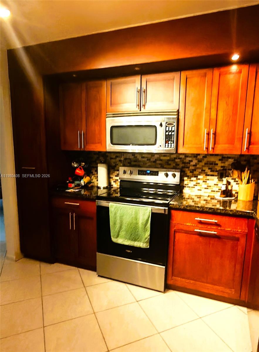 EMERALD HILL - Residential