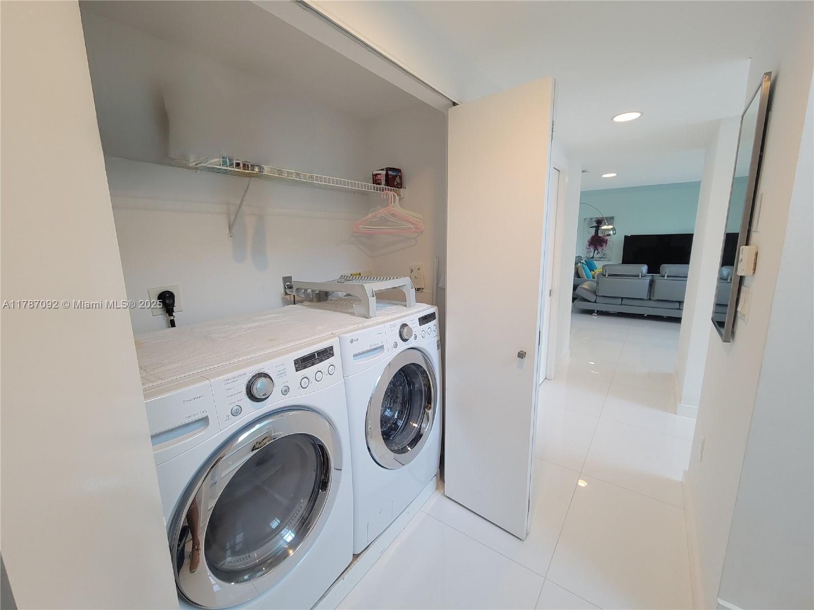 YACHT CLUB AT PORTOFINO C - Residential