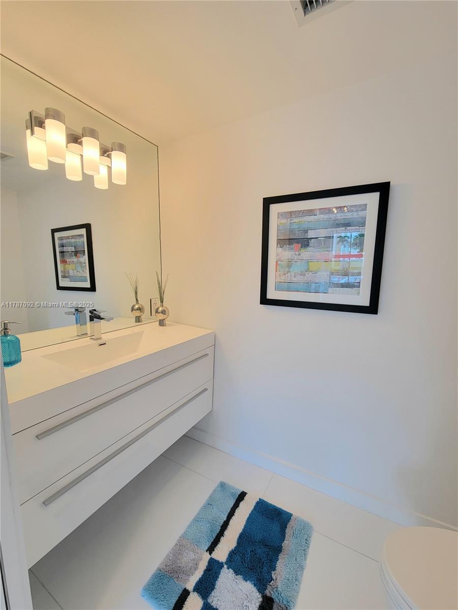 YACHT CLUB AT PORTOFINO C - Residential