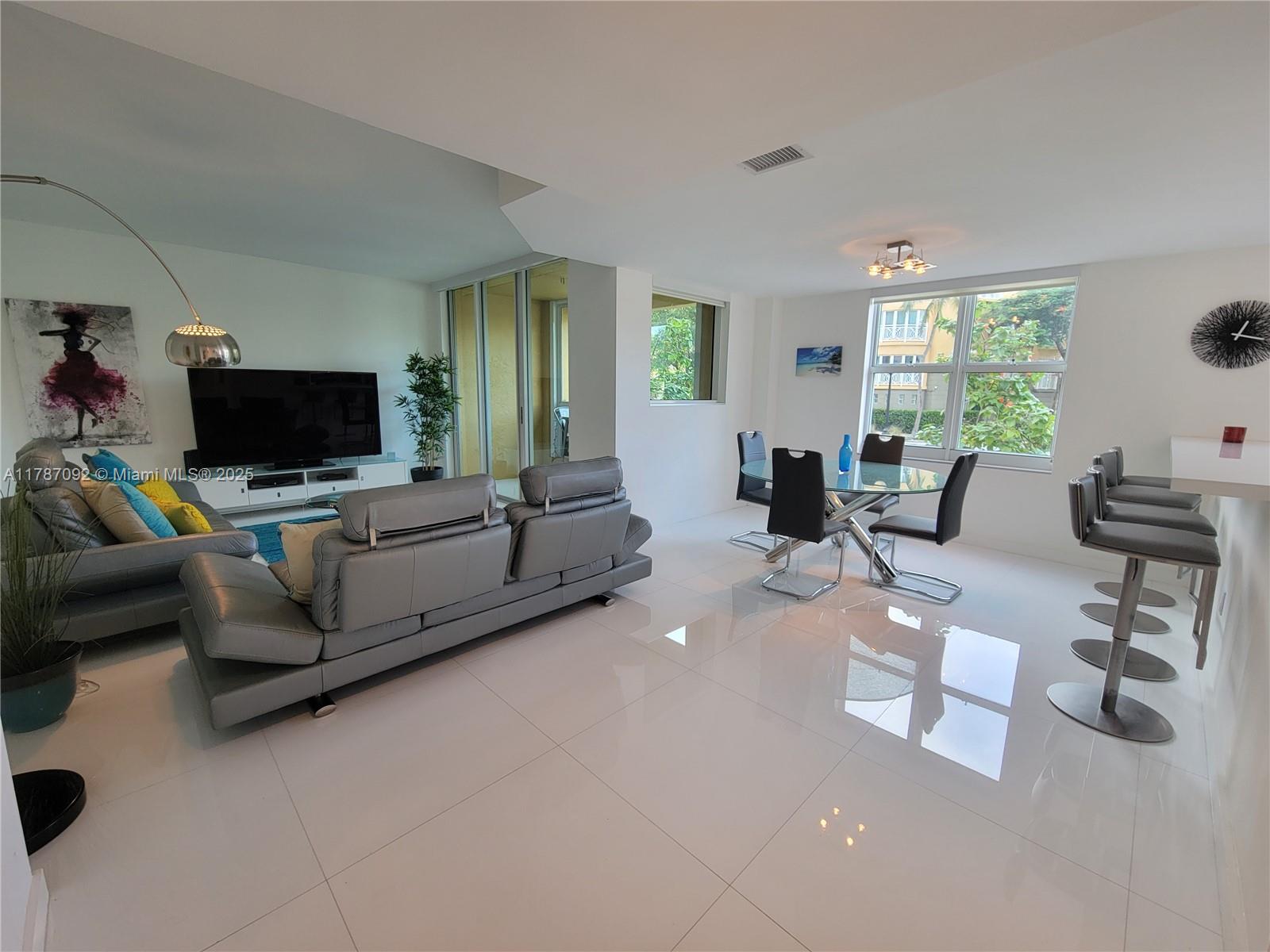 YACHT CLUB AT PORTOFINO C - Residential