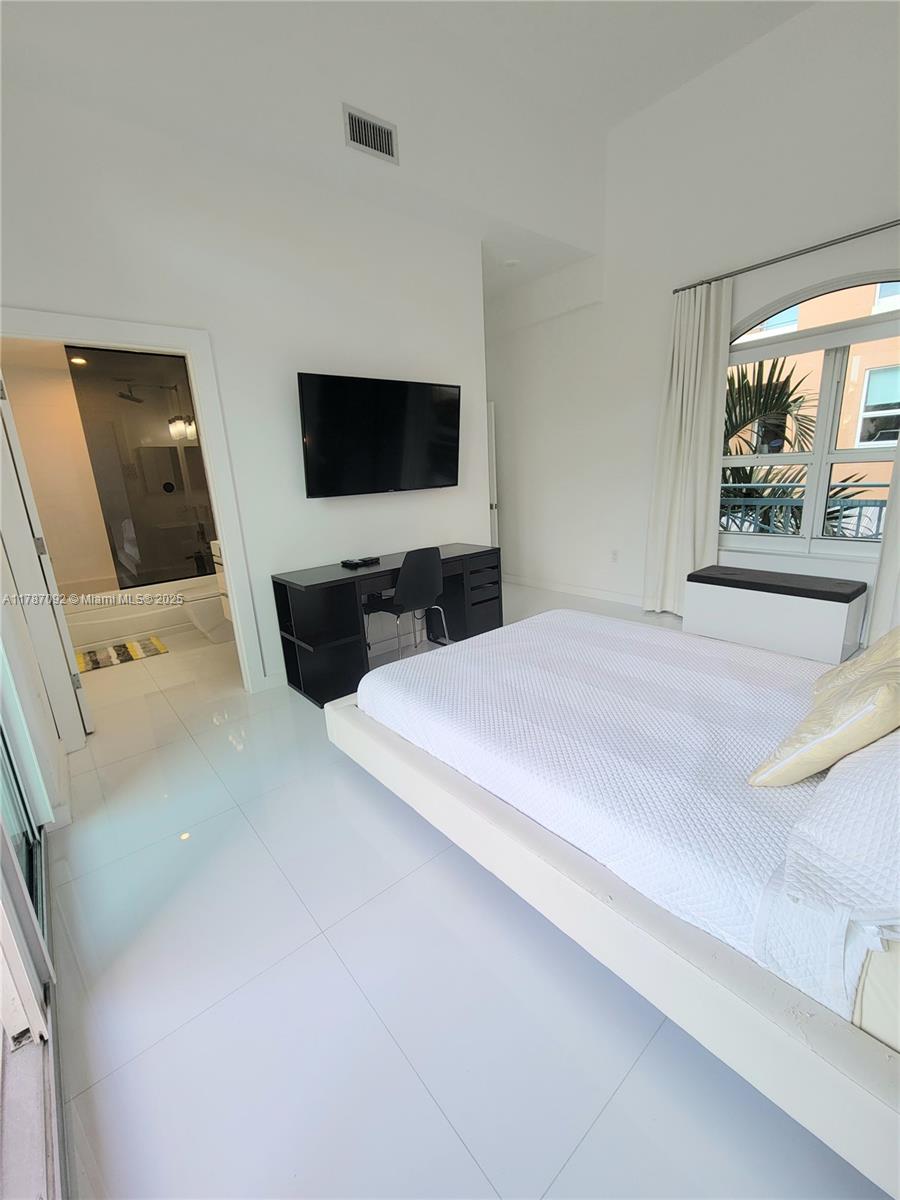 YACHT CLUB AT PORTOFINO C - Residential