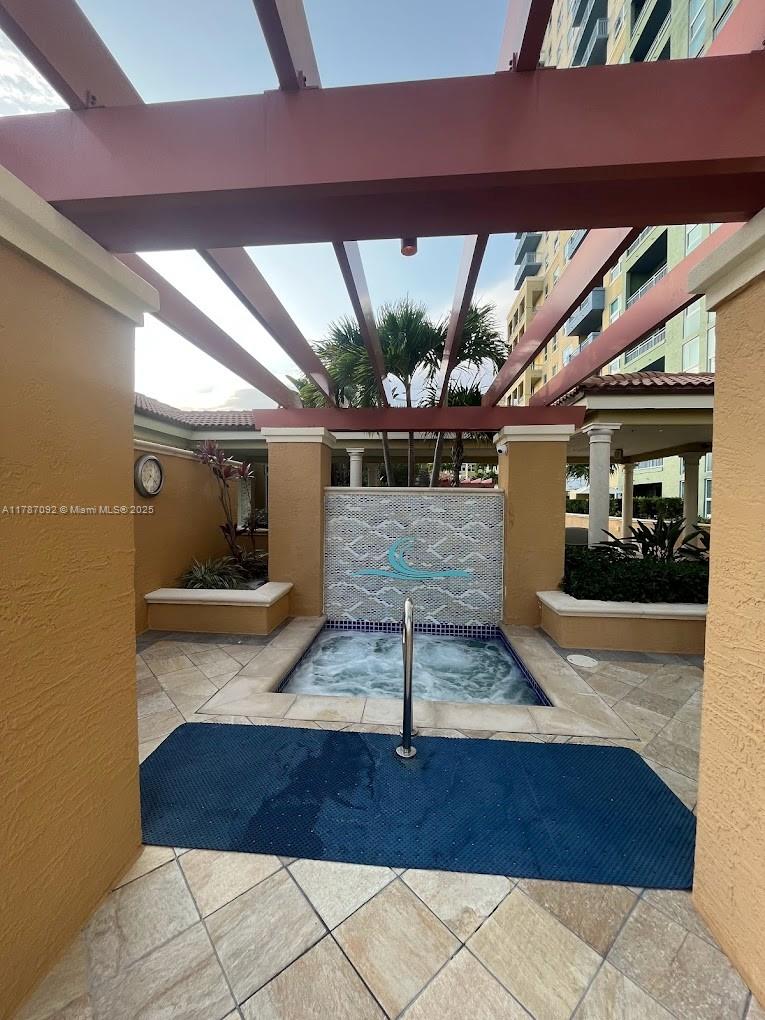 YACHT CLUB AT PORTOFINO C - Residential