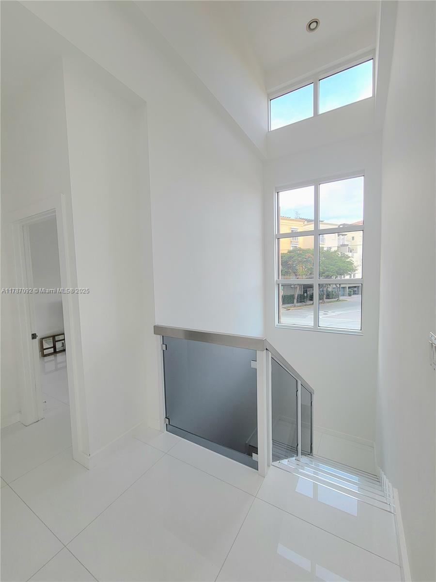 YACHT CLUB AT PORTOFINO C - Residential