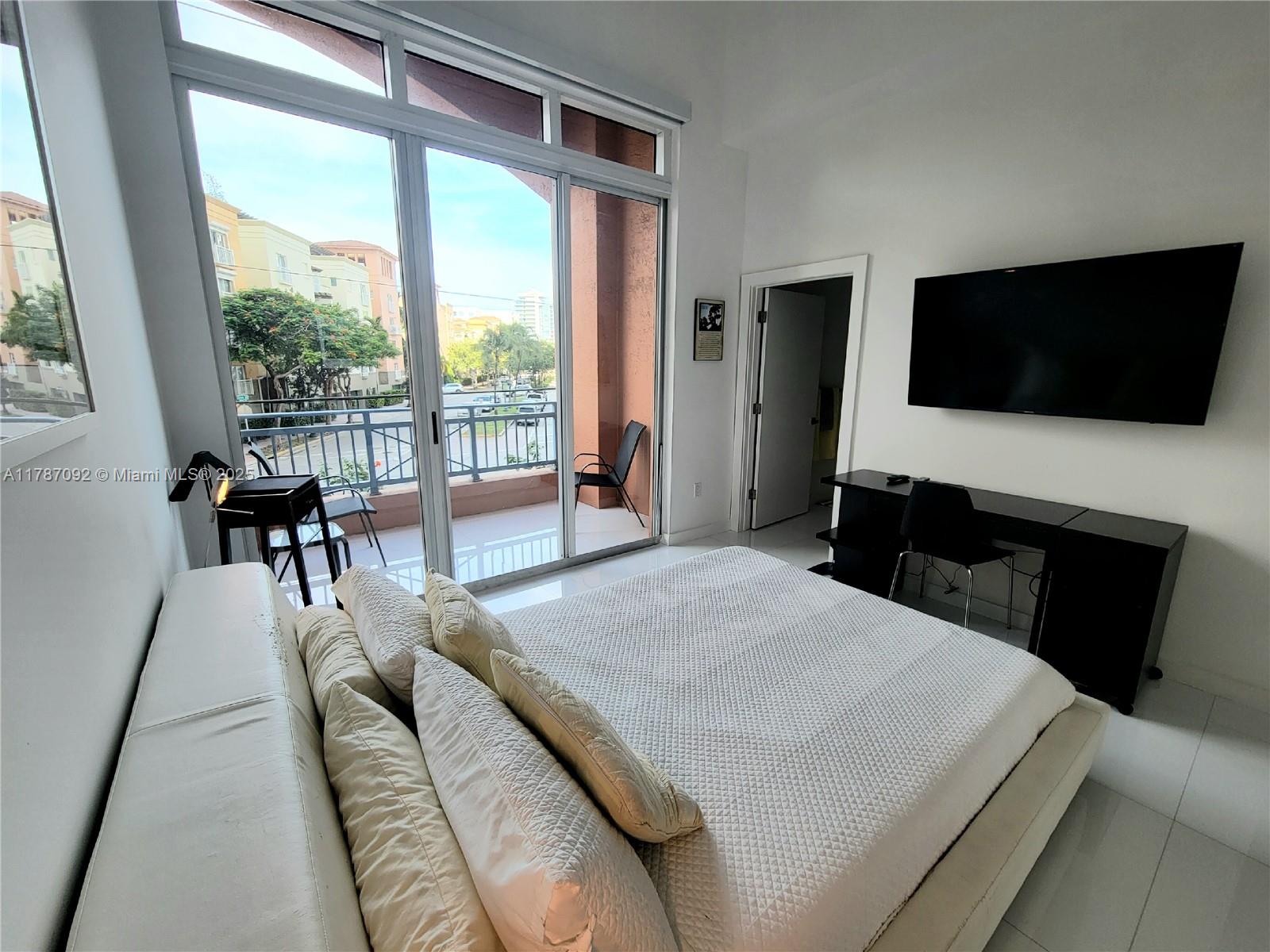 YACHT CLUB AT PORTOFINO C - Residential