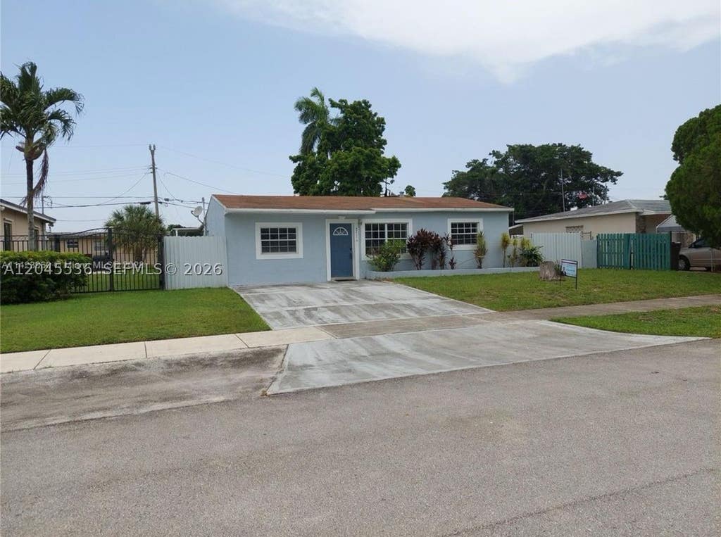 Photo of 4211 SW 38th St, West Park, FL 33023 (MLS # A12045536)
