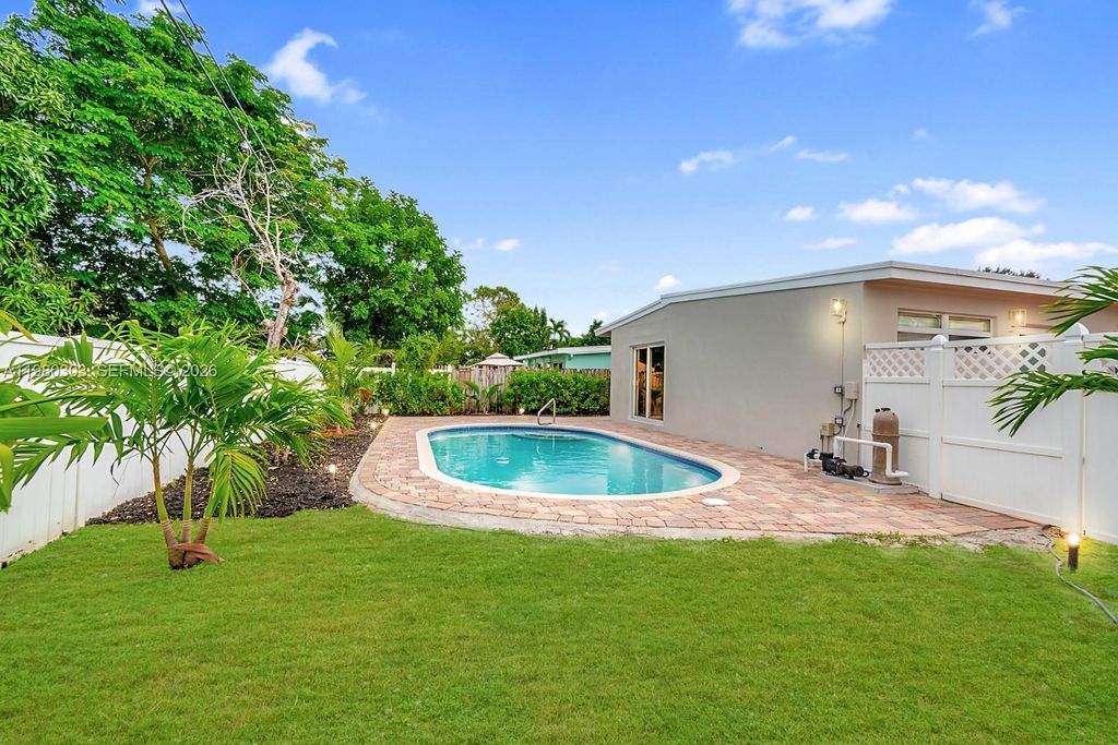 Photo of 3137 SW 15th St, Fort Lauderdale, FL 33312 (MLS # A11980303)