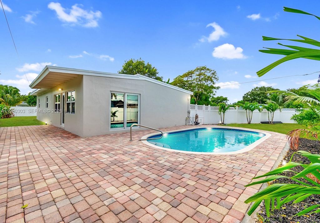 Photo of 3137 SW 15th St, Fort Lauderdale, FL 33312 (MLS # A11980303)