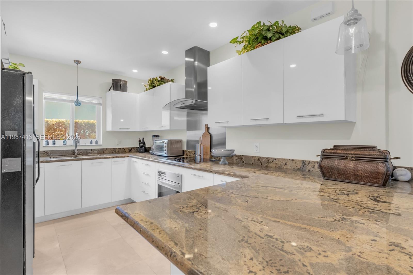 VENETIAN SEC KEYSTONE POI - Residential