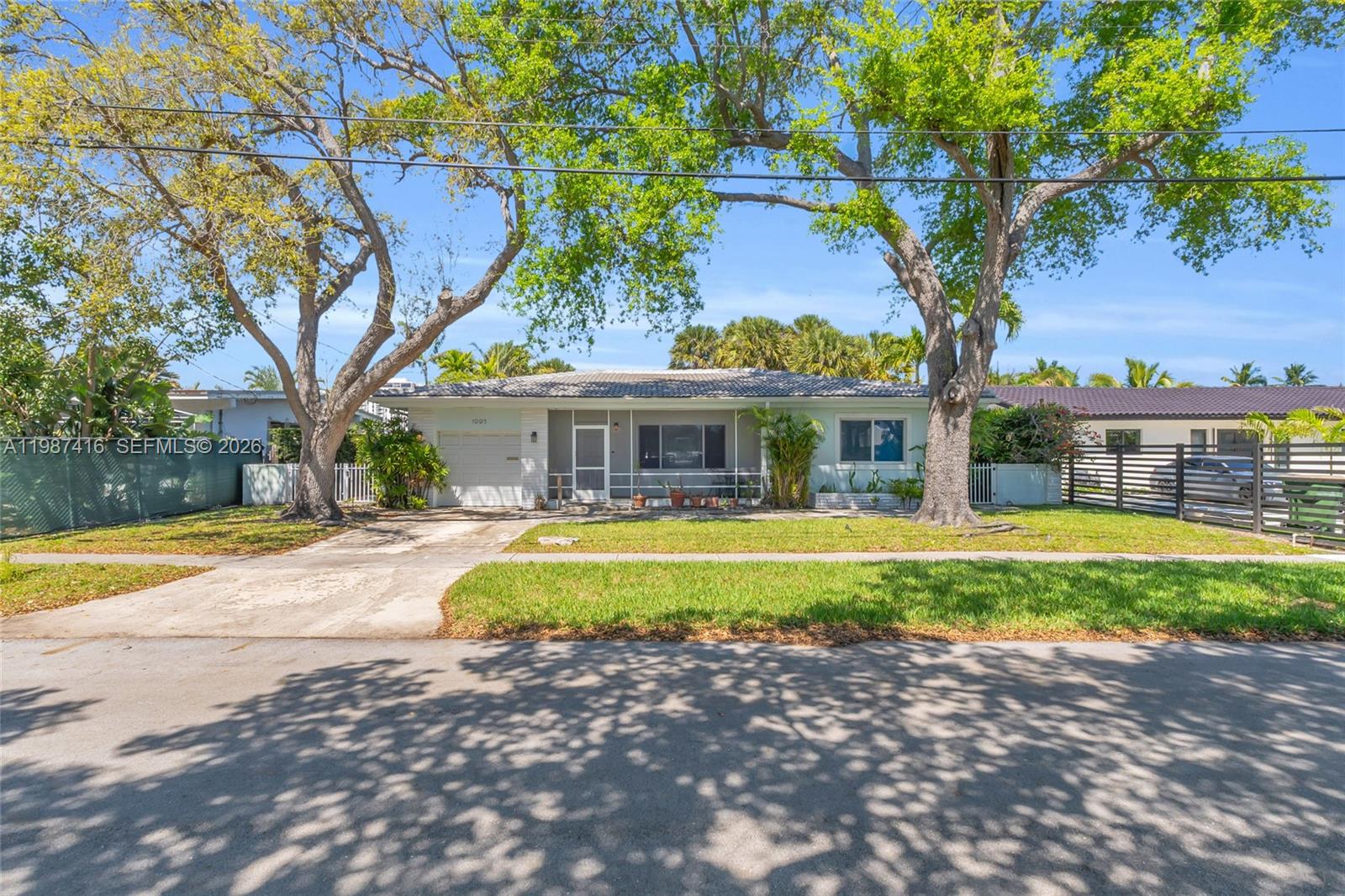 VENETIAN SEC KEYSTONE POI - Residential