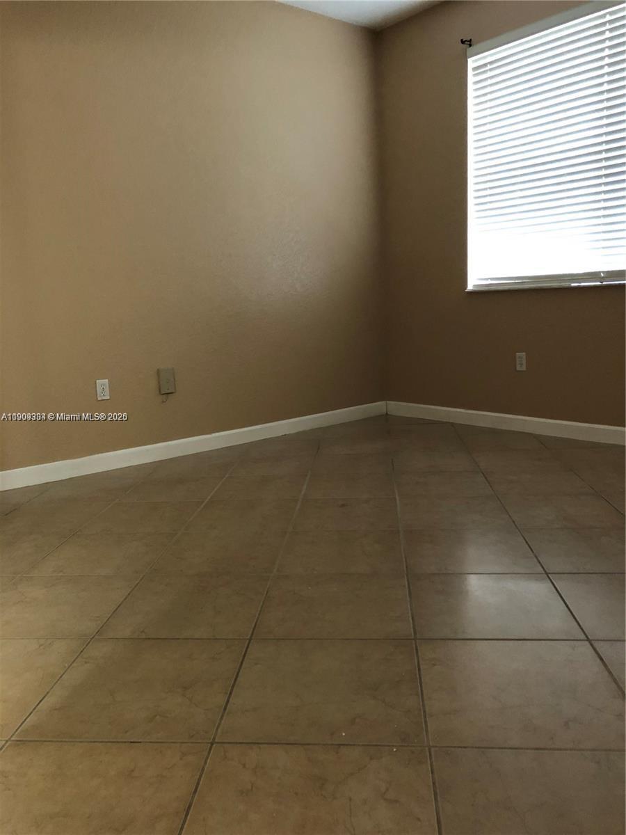 SHOMA HOMES AT COUNTRY CL - Residential Lease