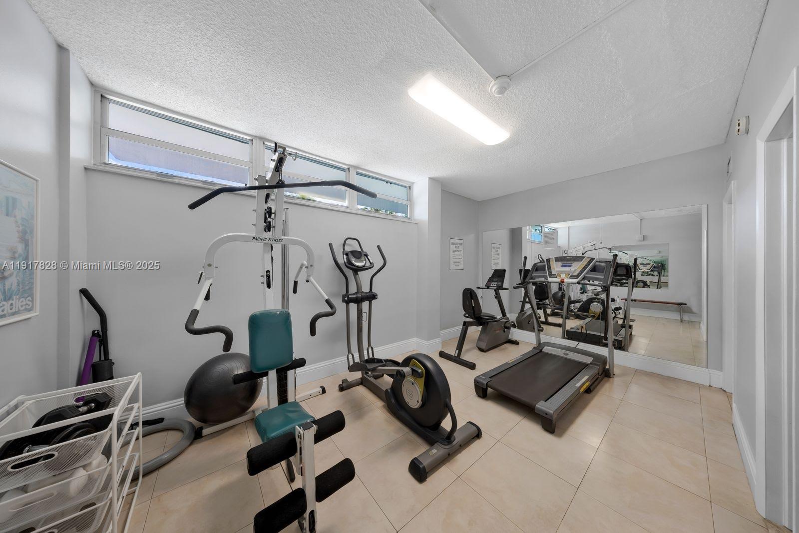 KEYSTONE HARBOR CLUB COND - Residential Lease