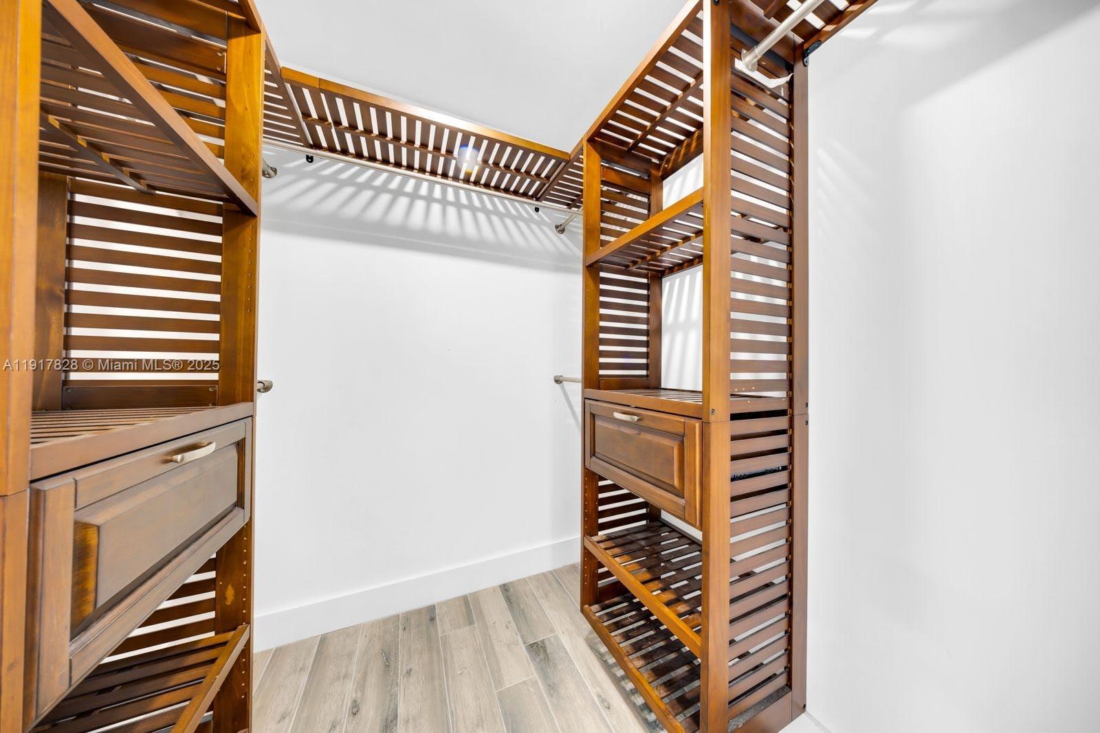 KEYSTONE HARBOR CLUB COND - Residential Lease