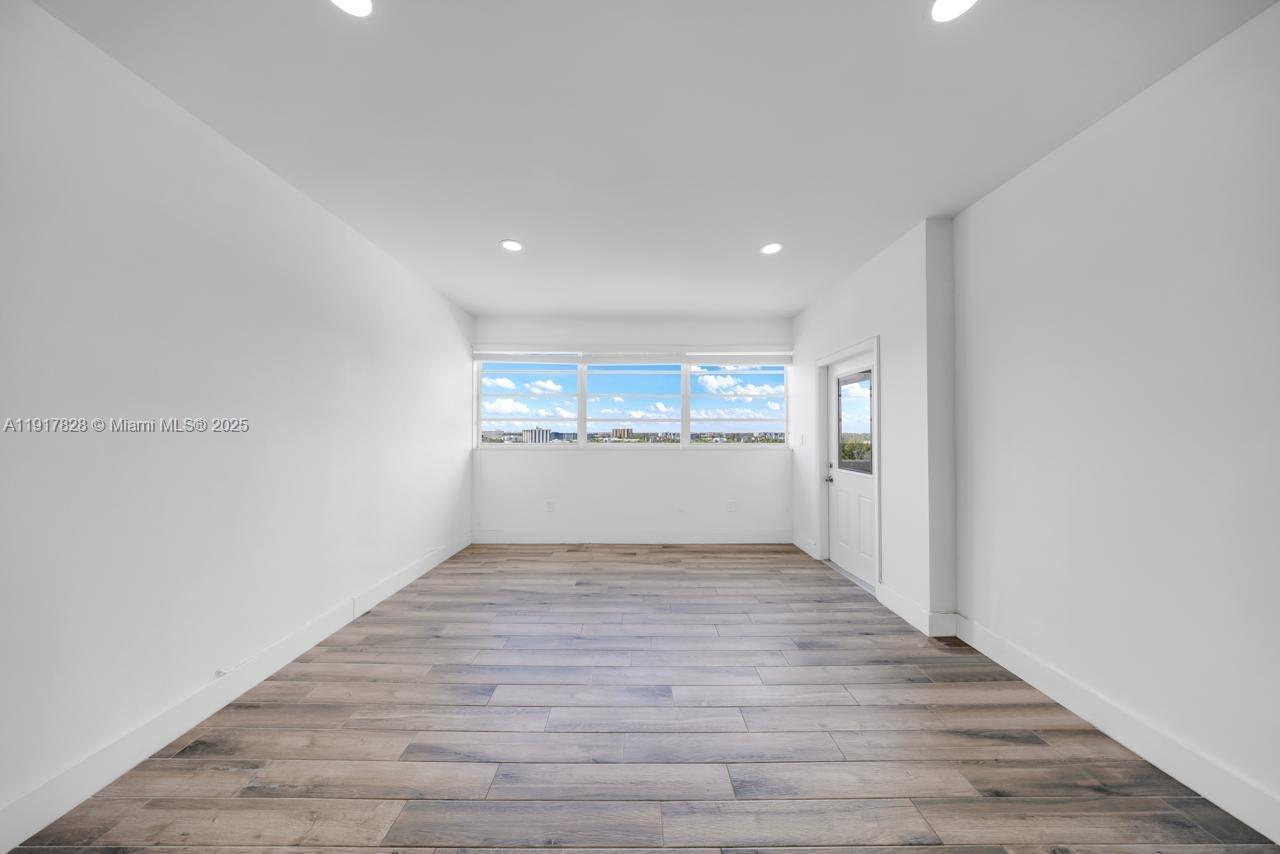 KEYSTONE HARBOR CLUB COND - Residential Lease