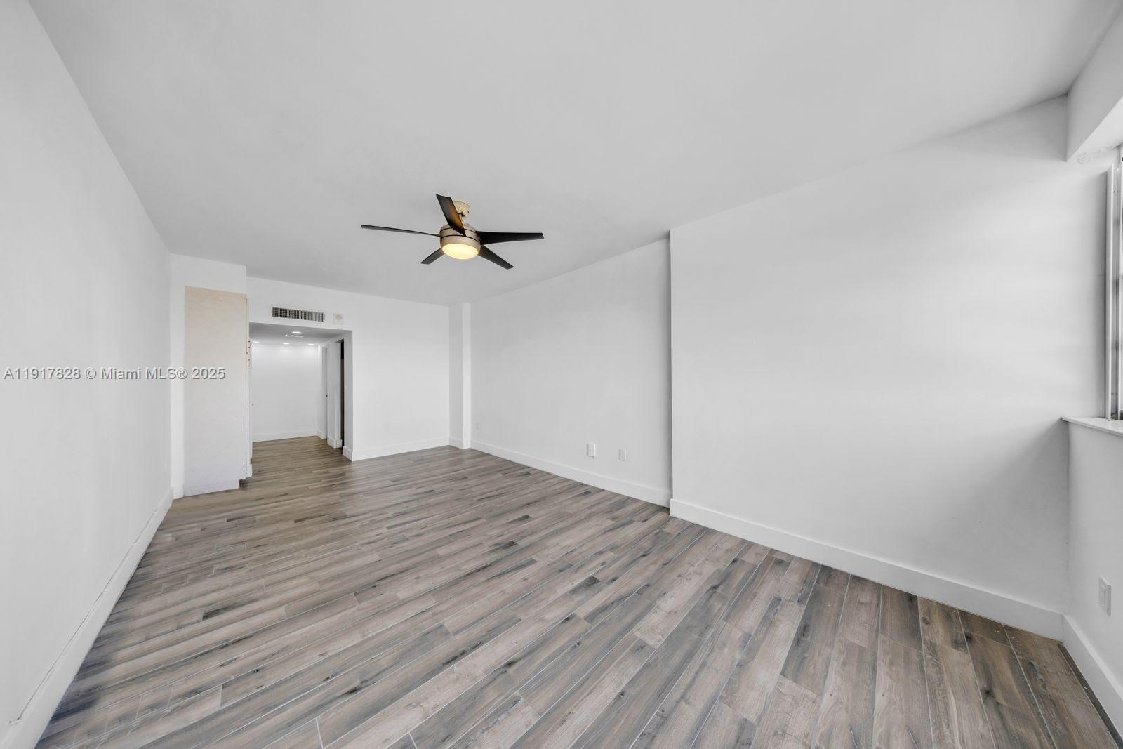 KEYSTONE HARBOR CLUB COND - Residential Lease