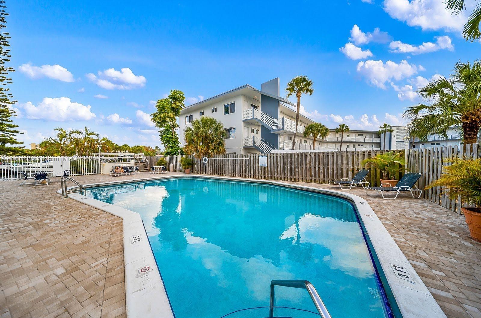 KEYSTONE HARBOR CLUB COND - Residential Lease