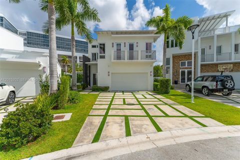 Photo of 8221 NW 34th Dr, Doral, FL 33122 (MLS # A12015202)