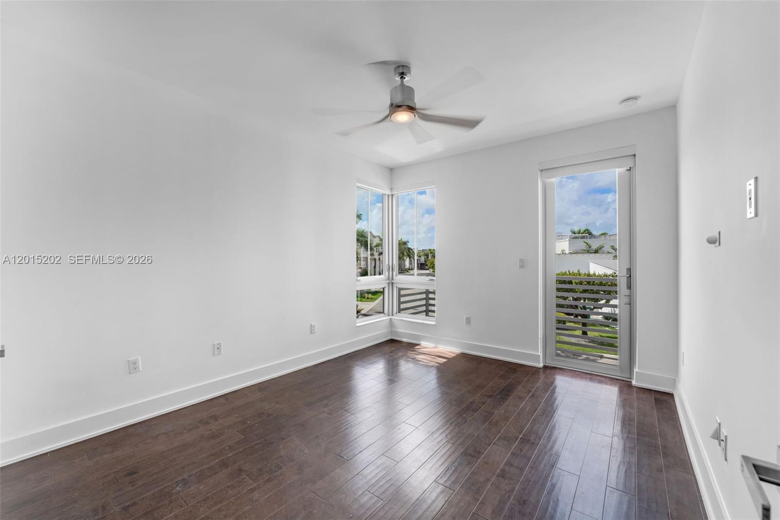 OASIS PARK SQUARE AT DORA - Residential