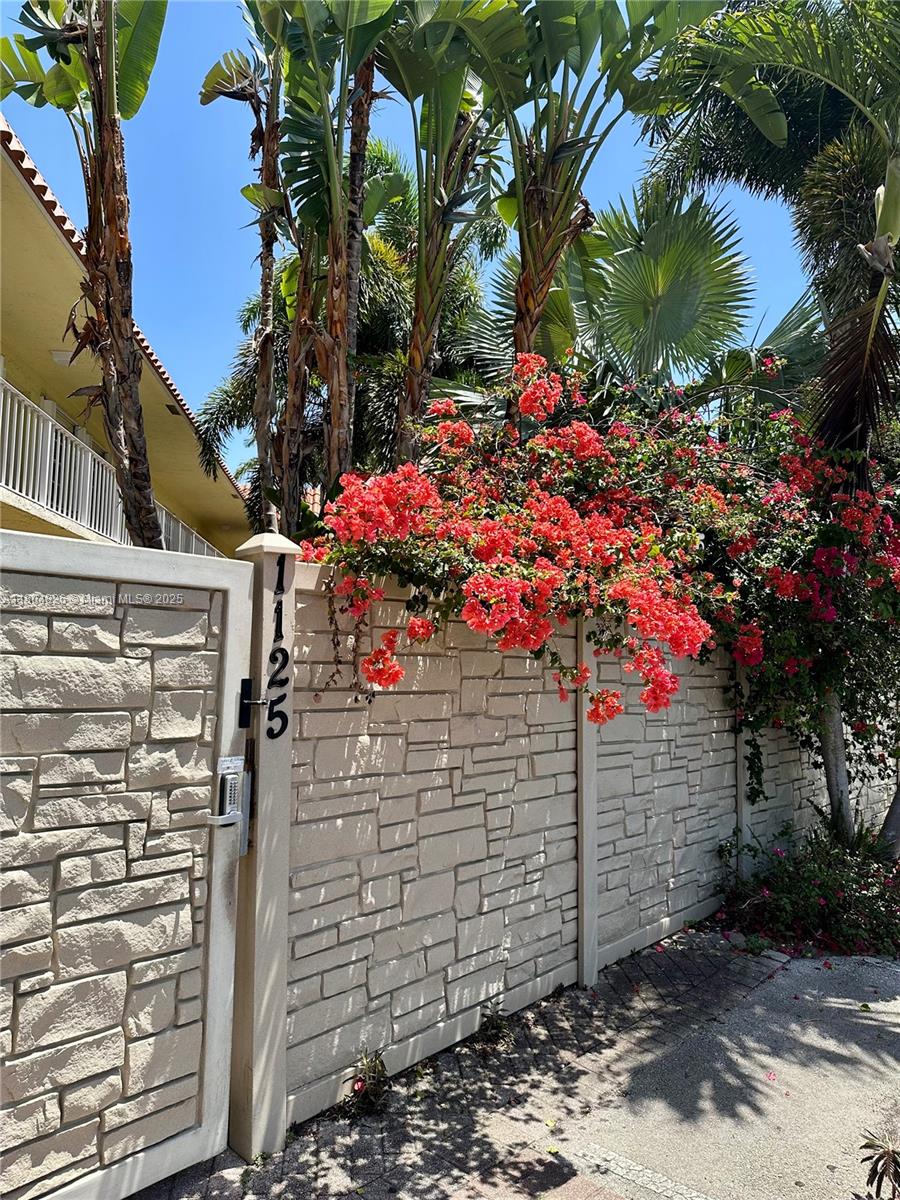 1125 NE 16th Pl 213
