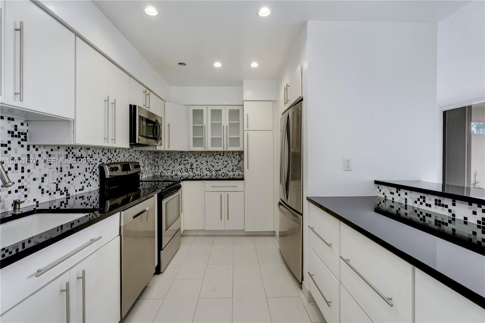 ONE THOUSAND VENETIAN WAY - Residential