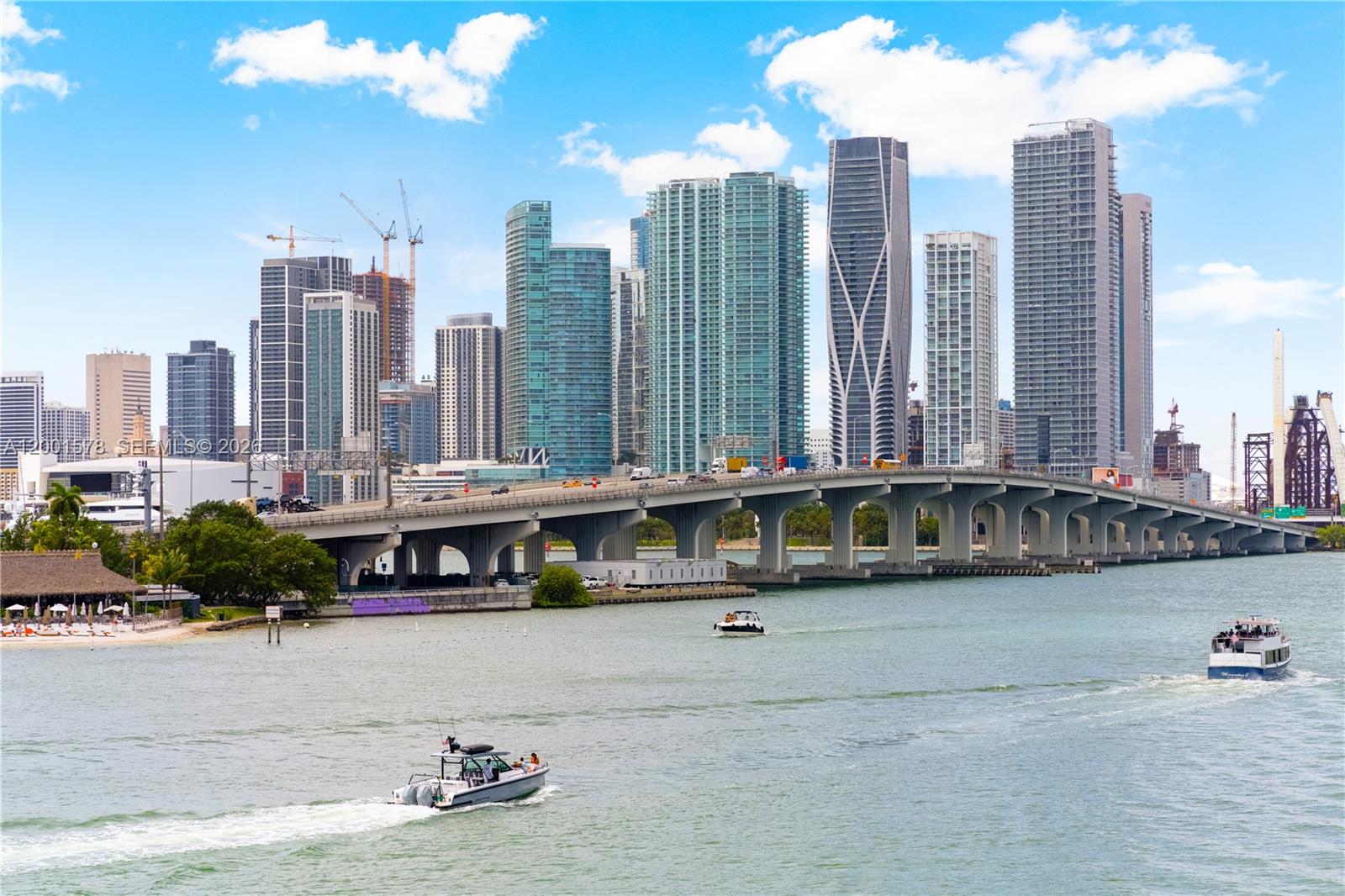 ONE THOUSAND VENETIAN WAY - Residential