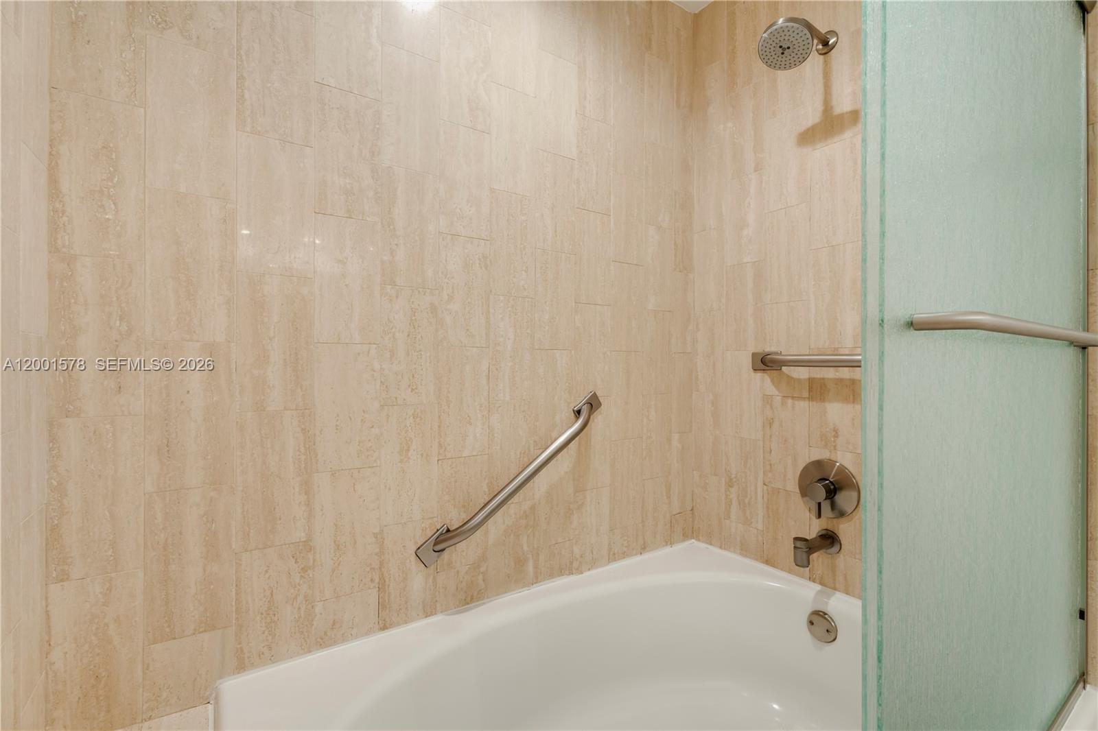 ONE THOUSAND VENETIAN WAY - Residential