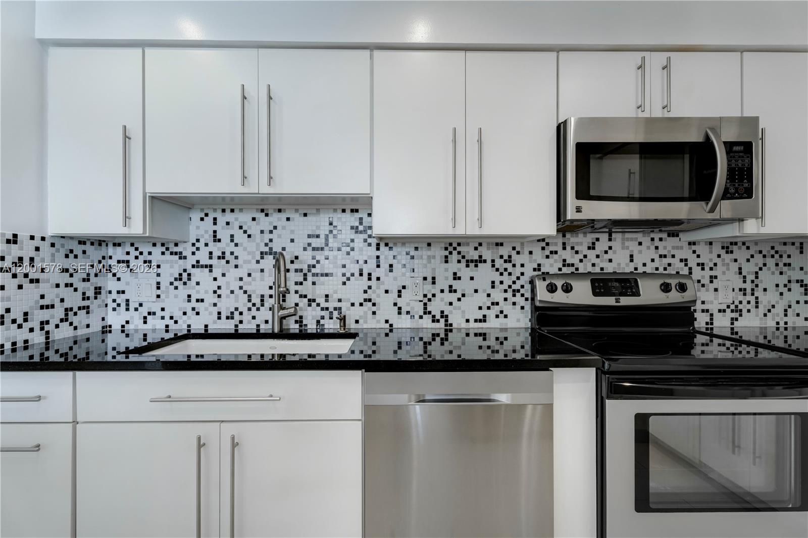 ONE THOUSAND VENETIAN WAY - Residential