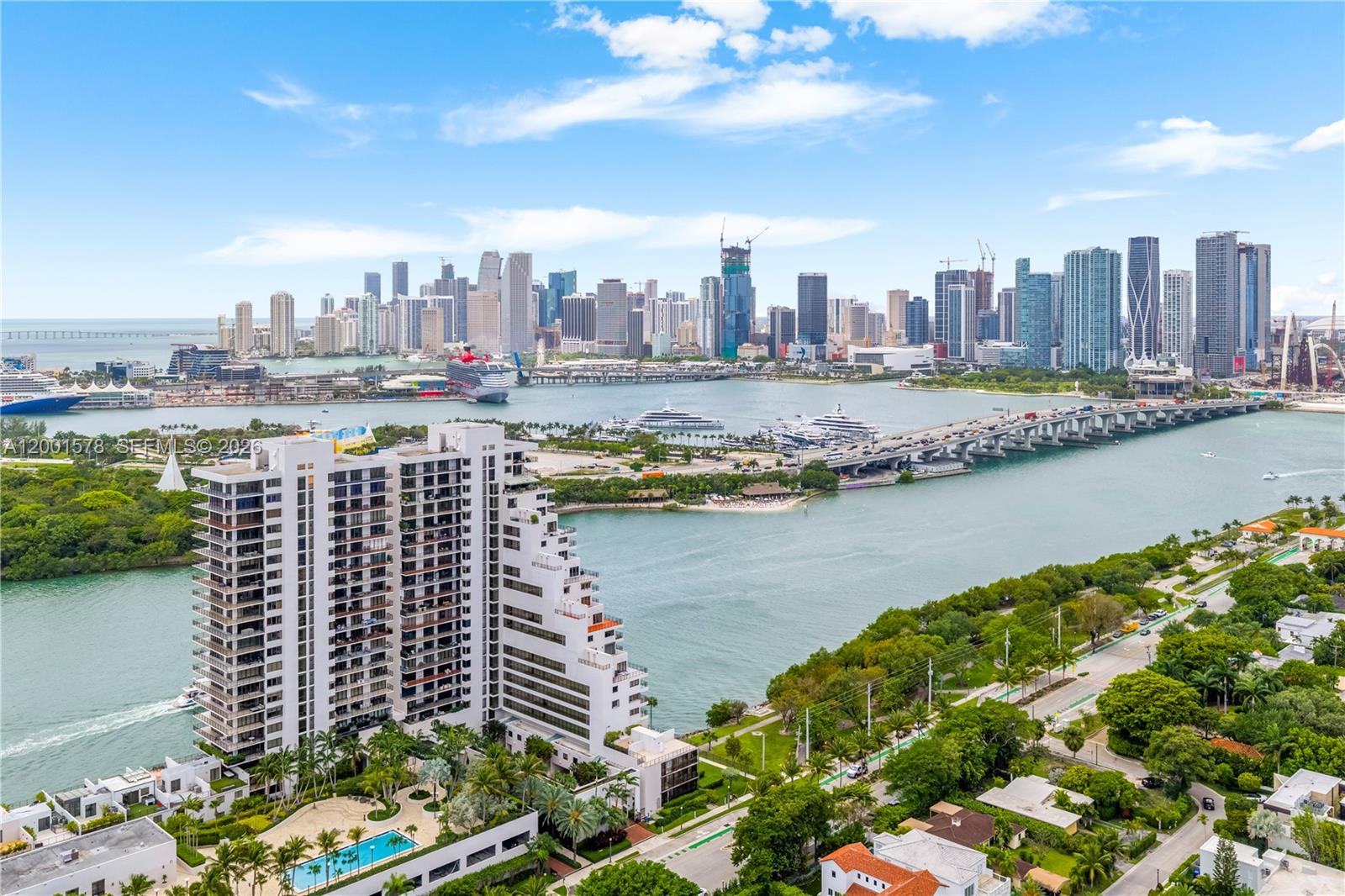 ONE THOUSAND VENETIAN WAY - Residential