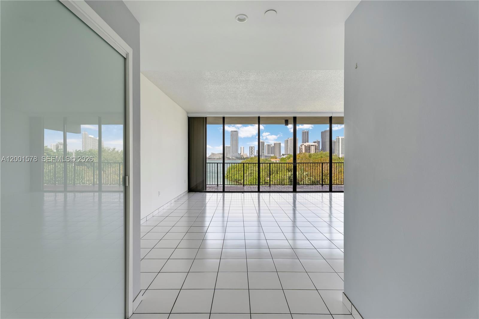 ONE THOUSAND VENETIAN WAY - Residential