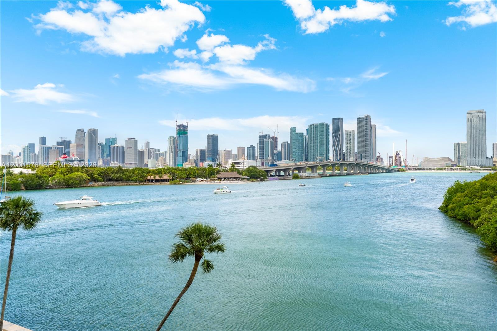 ONE THOUSAND VENETIAN WAY - Residential