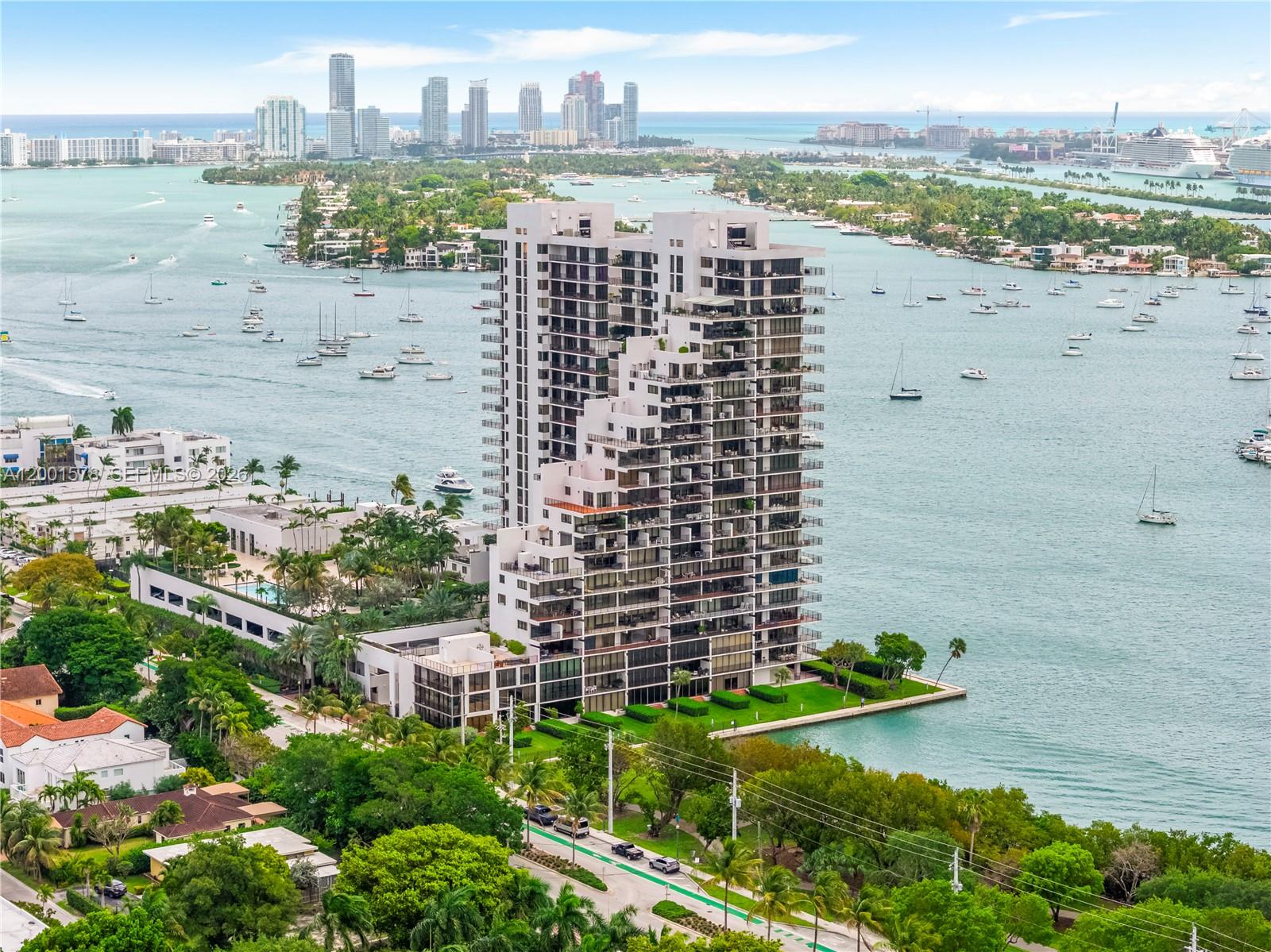 ONE THOUSAND VENETIAN WAY - Residential