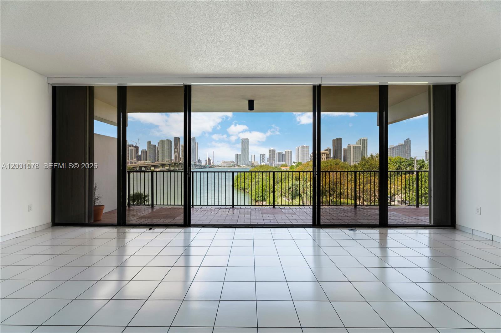 ONE THOUSAND VENETIAN WAY - Residential