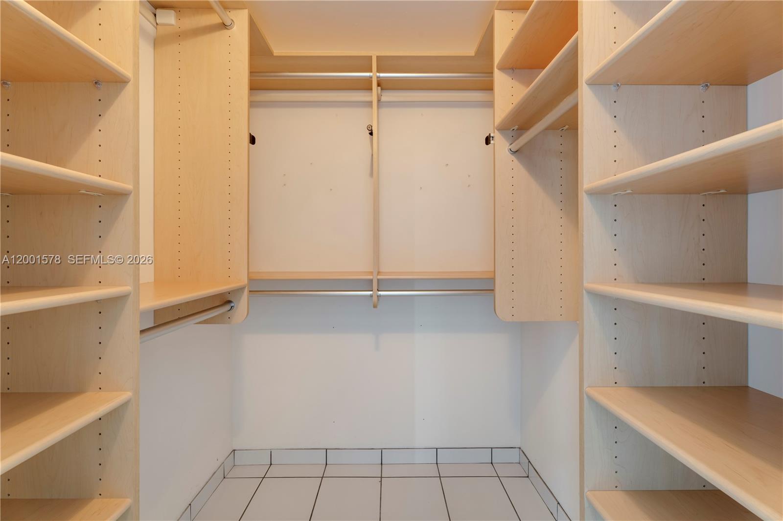 ONE THOUSAND VENETIAN WAY - Residential