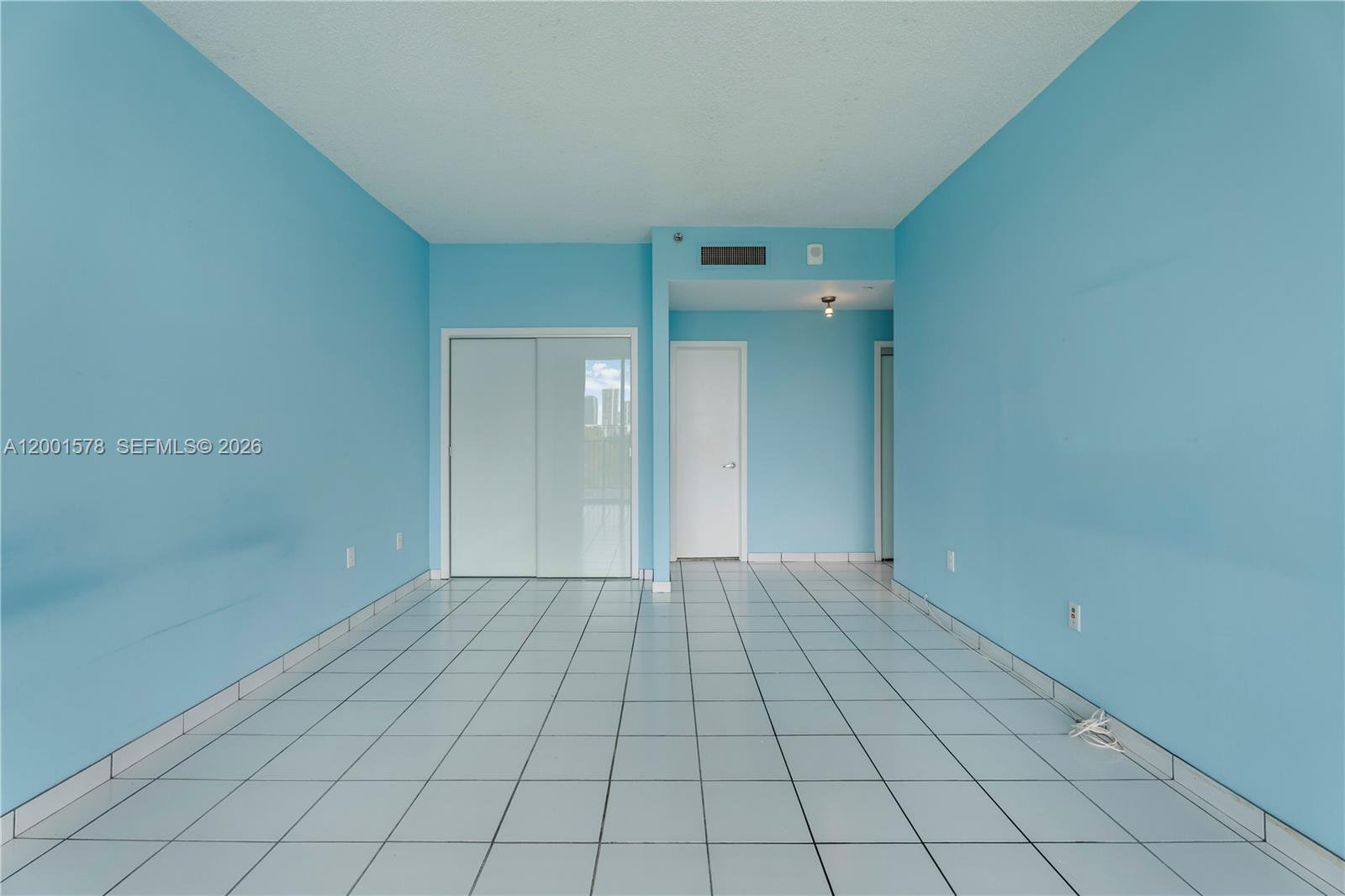 ONE THOUSAND VENETIAN WAY - Residential