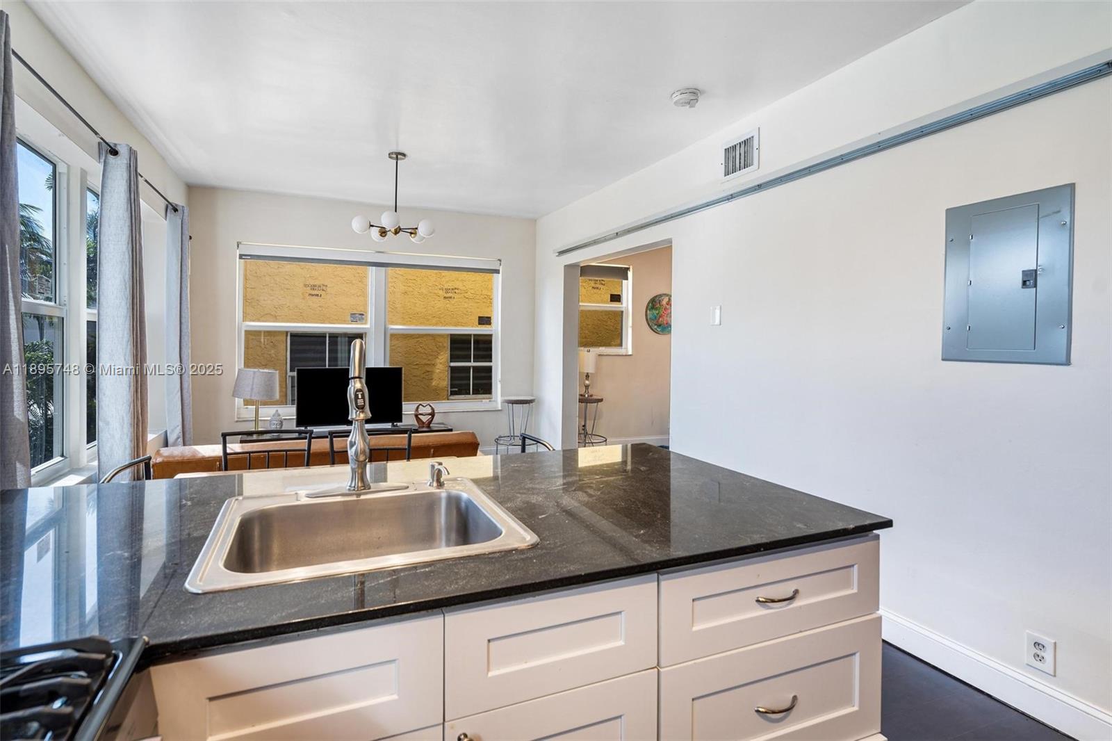 1320 Drexel Ave 200