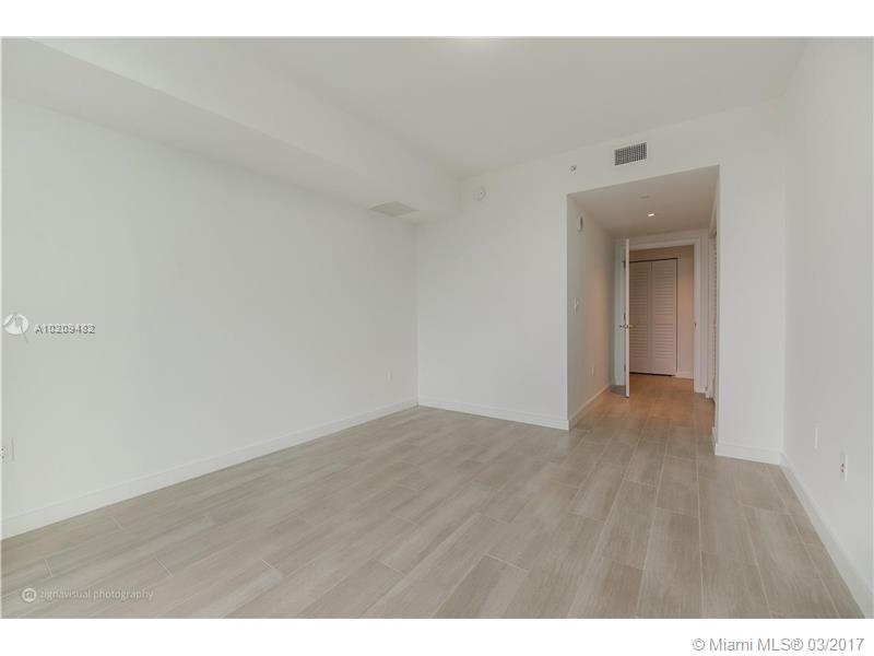 LE PARC AT BRICKELL - Residential Lease