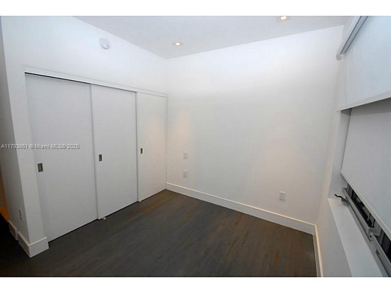 1751 JAMES AV 101