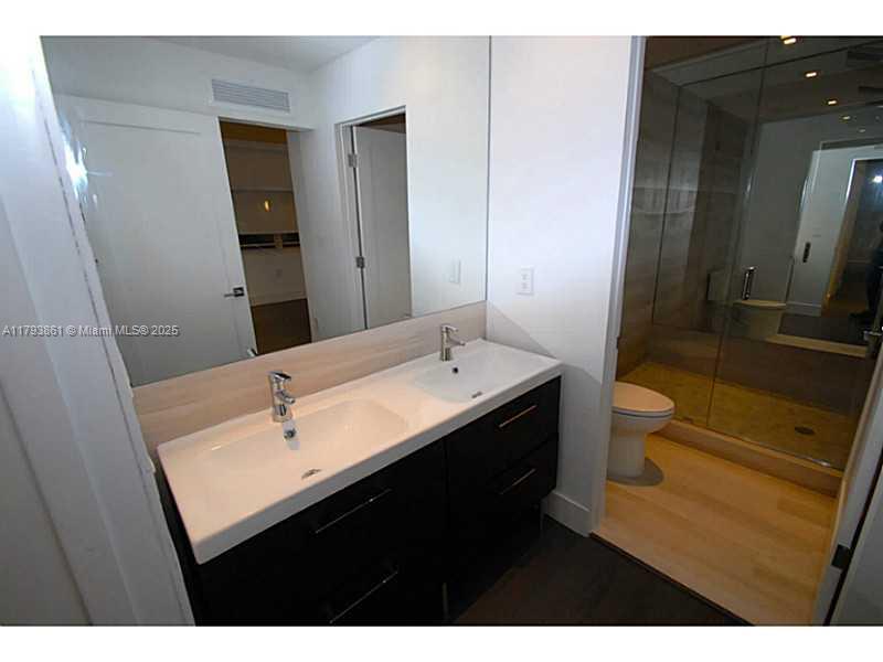 1751 JAMES AV 101