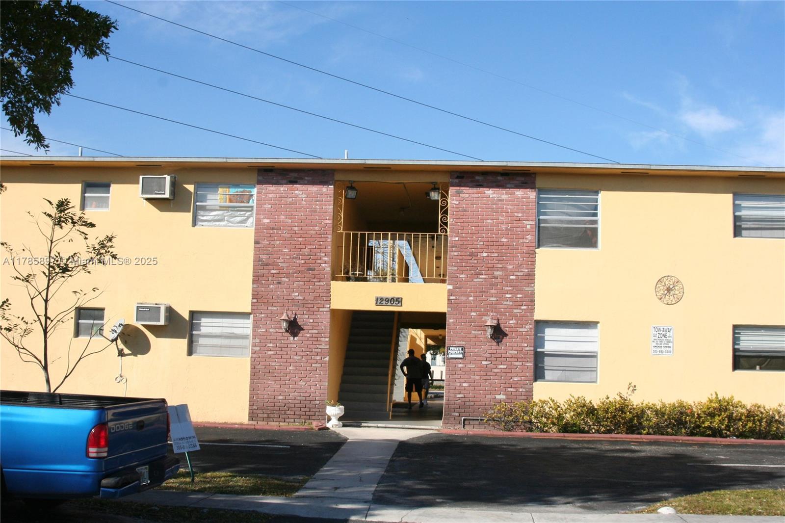 Rental Property at 12905 Arch Creek Rd 4, North Miami, Miami-Dade County, Florida - Bedrooms: 1 
Bathrooms: 1  - $1,350 MO.