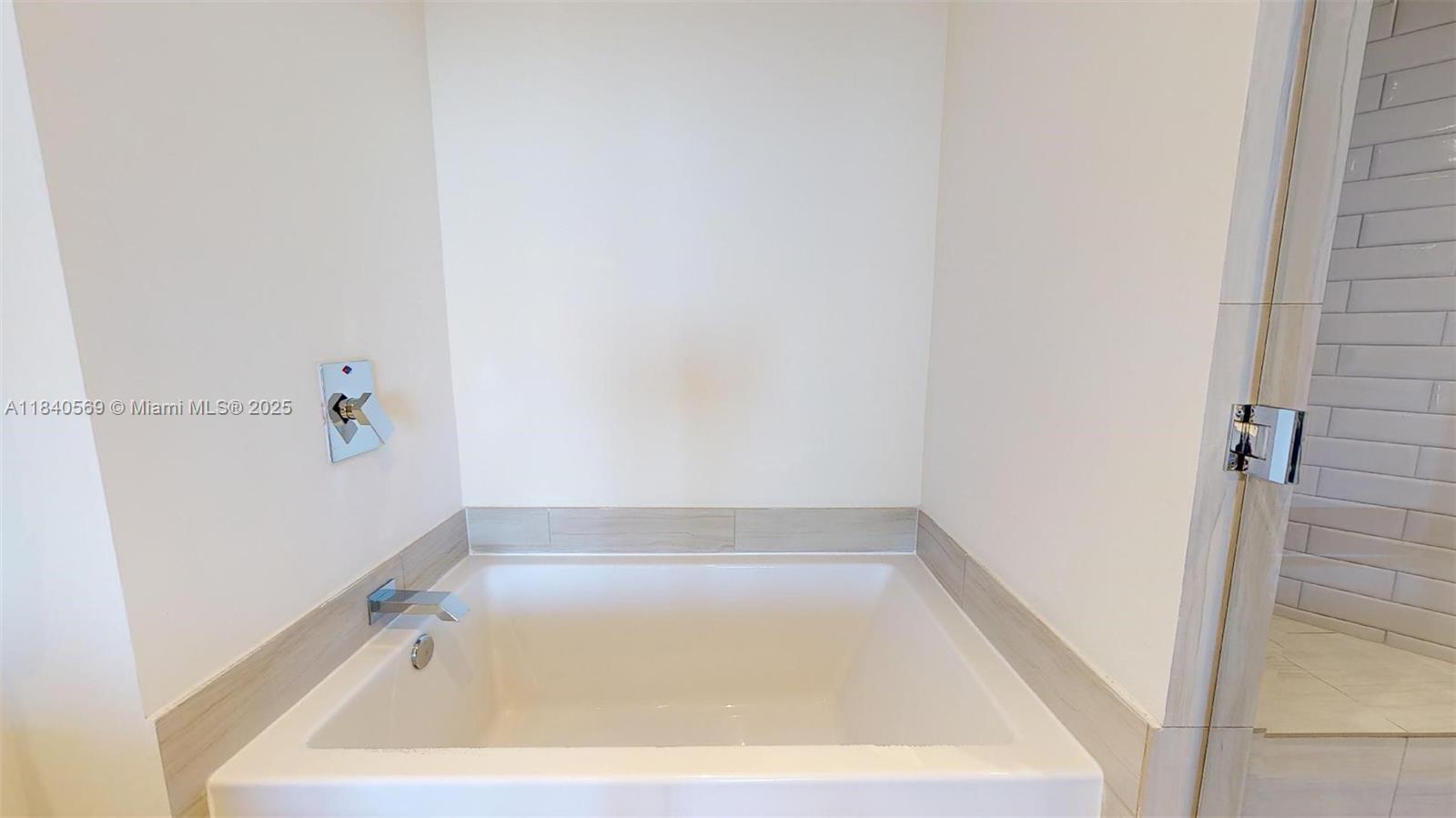 4010 SOUTH OCEAN CONDO - Residential