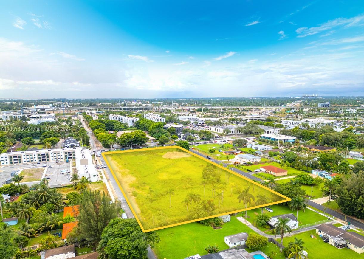 An efficiently-shaped footprint, this peripheral-core site suits a number of development typologies from walk-up townhomes to low or mid-rise garden-style. The buyer can choose to take advantage of the existing shovel-ready site plan which is designed for 100 total units and 126,300 SF across four structures, consisting of 62 garden-style units (5 story building) and 38 large townhomes (4 BR units).
Conversely, the affordable offering price may allow buyer to re-imagine the highest-best project for this site; utilizing existing studies to save time on the front-end and maximizing profitability in the​​‌​​​​‌​‌​​​‌‌​​​‌‌‌​​‌​​‌‌​​​​ long-run.