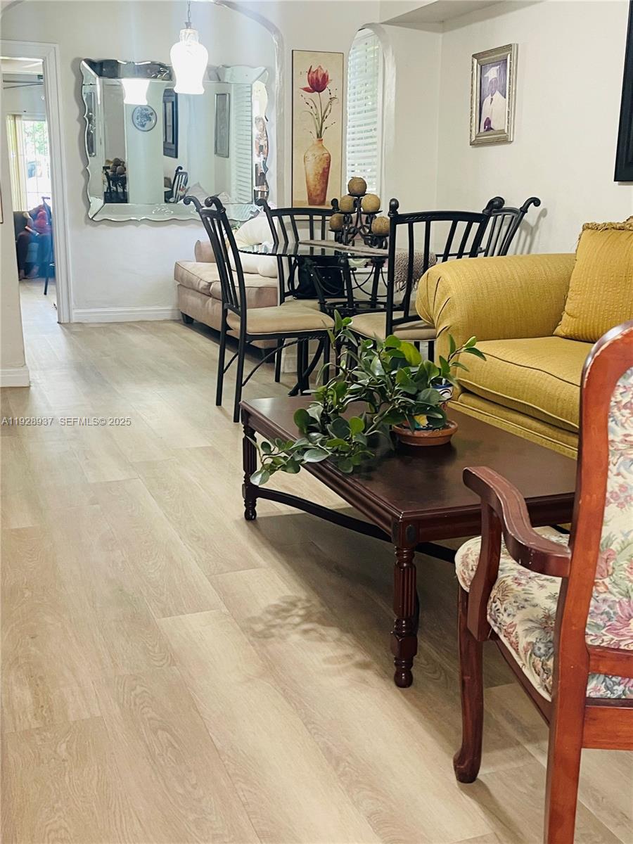 HOLLEMAN MANOR - Residential