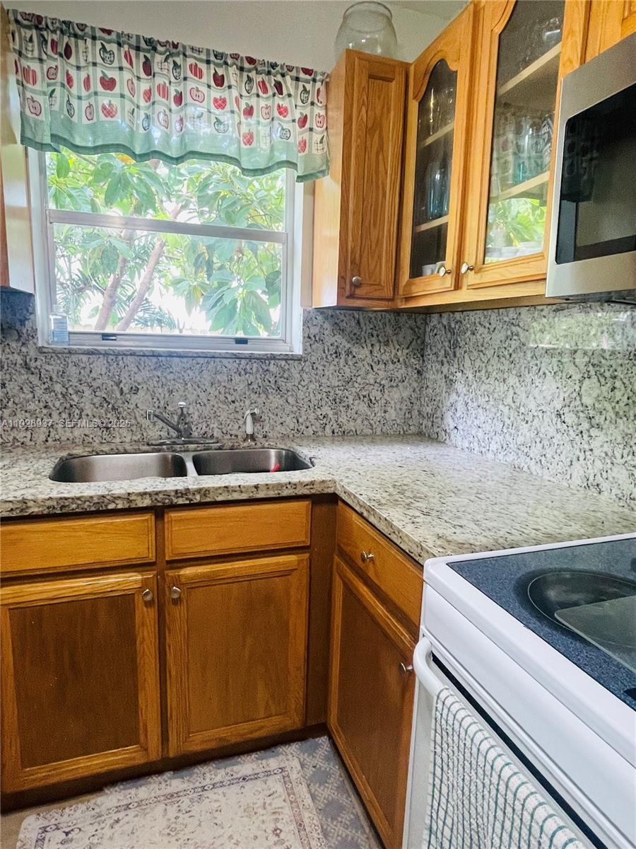 HOLLEMAN MANOR - Residential