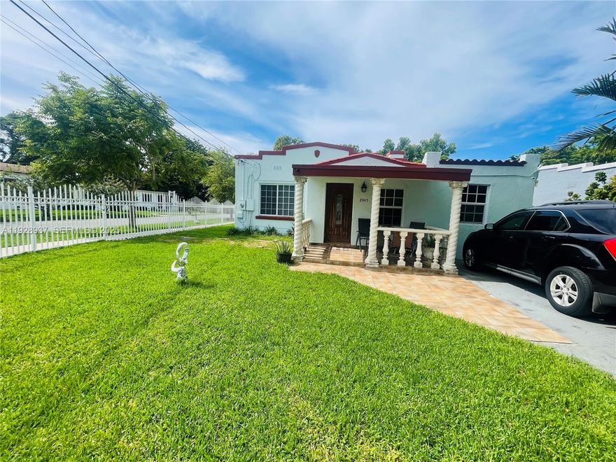 Great opportunity to own a Corner beautiful home with 3 bedrooms and 2 baths. This property has a new roof, new AC. The location of this house is unbeatable, centrally located near Brickell, Downtown, Miami International Airport, Miami Beach, Wynwood, Jackson Hospital and major Highway. This house is a great opportunity for investment.