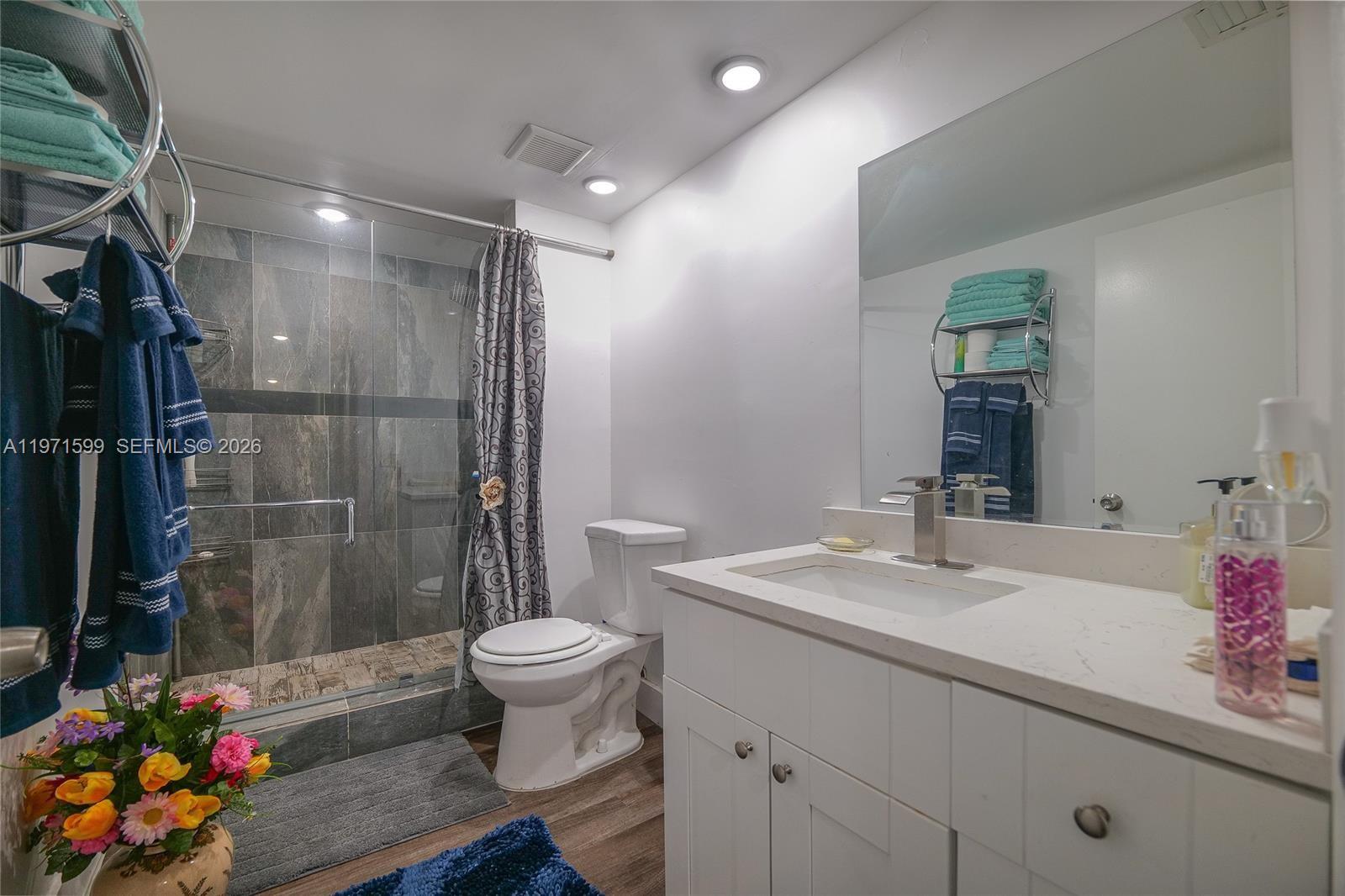 ENVIRON TOWERS I CONDO - Residential