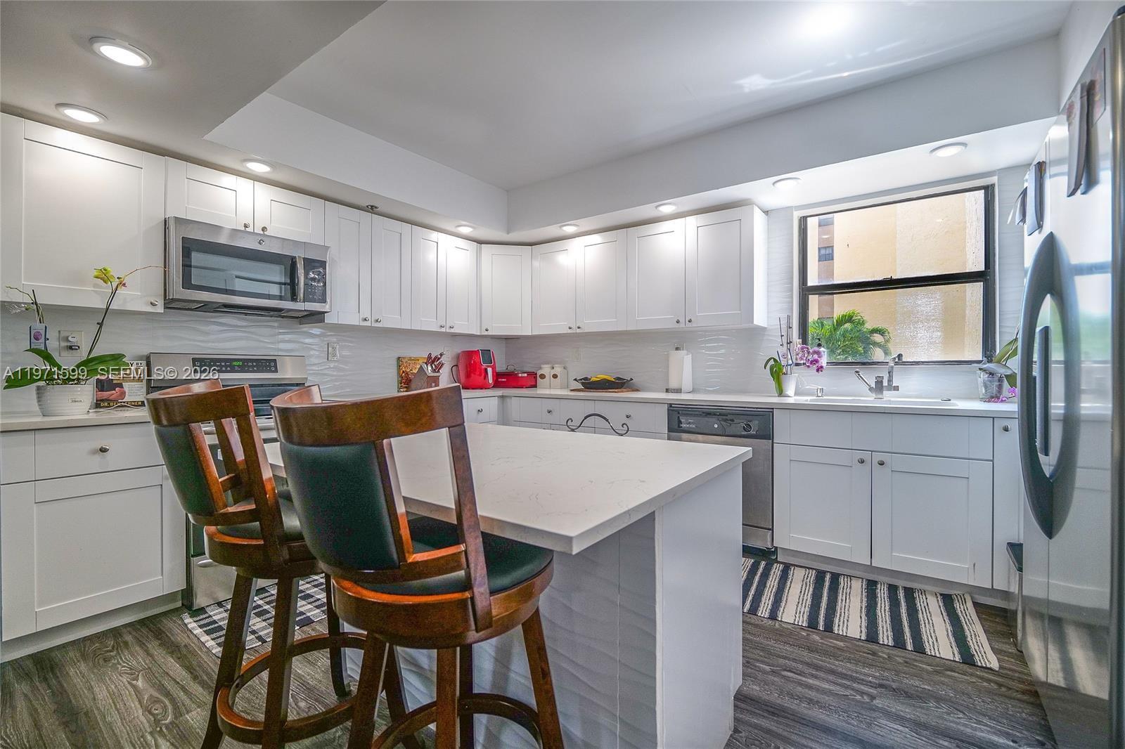 ENVIRON TOWERS I CONDO - Residential